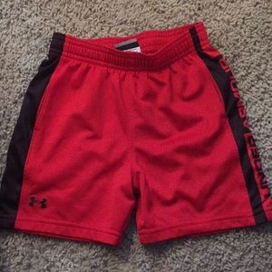 Under armour shorts 2t